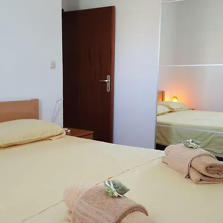 Maria Apartment Veli Iz