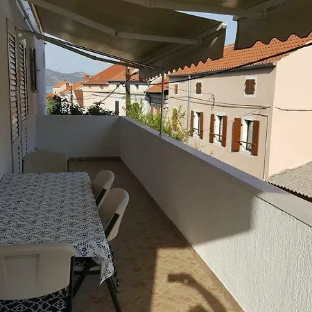 Apartment Maria Veli Iz
